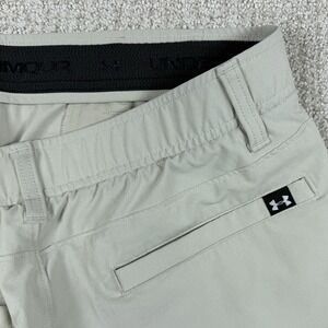 Under Armour Men's 34 Beige Match Play 9" Stretch Waist Golf Shorts *Read